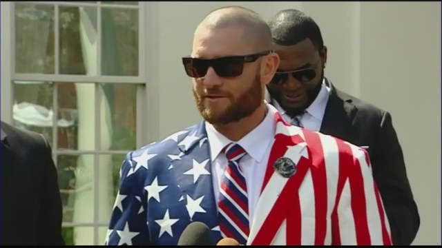 img-How-President-Obama-reacted-to-Jonny-Gomes-America-jacket